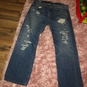 Men’s destroyed Levi’s